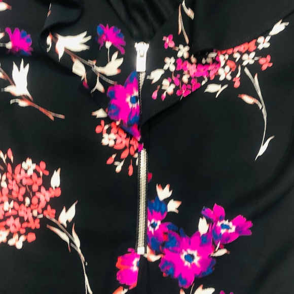 Express Floral Ruffle Romper - Picture 5 of 14